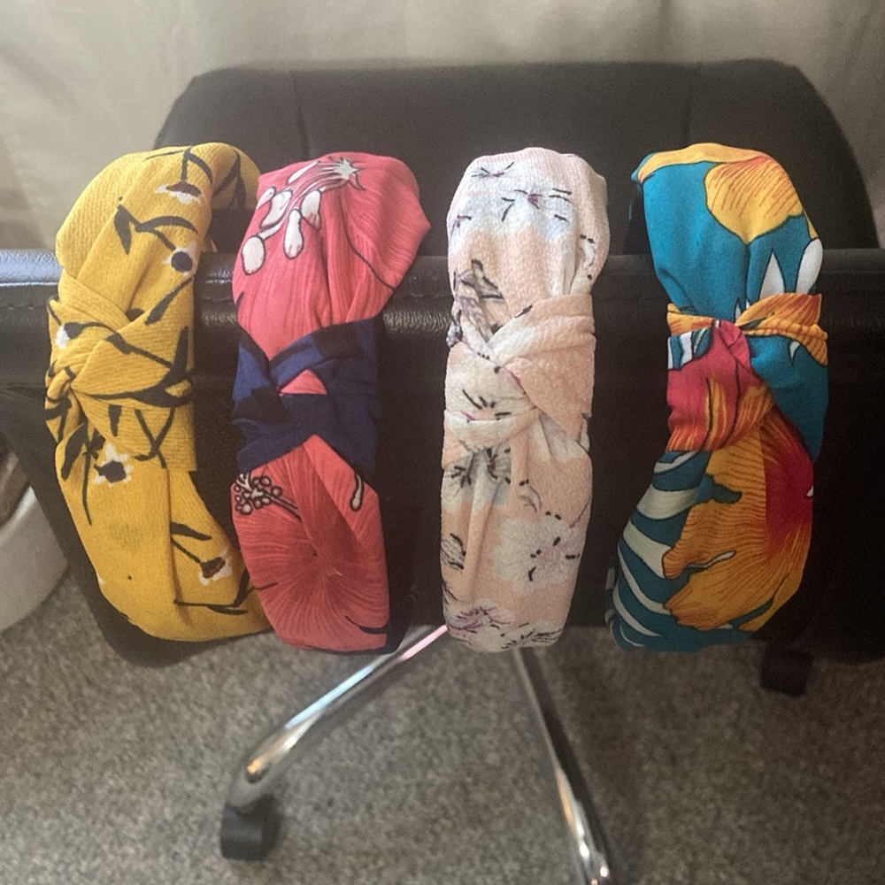 Set of 4 knot headbands